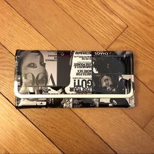 LAST CHANCE👛NWOT Vogue Inspired Clutch👛